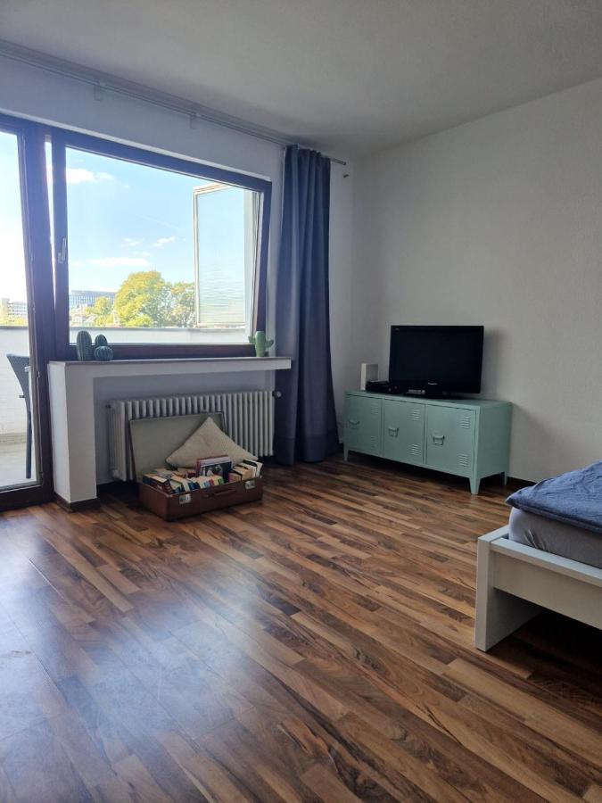 Well Located Flat With Balcony Apartment Düsseldorf