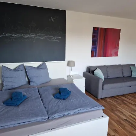 Апартаменты Well Located Flat With Balcony Дюссельдорф Экстерьер фото