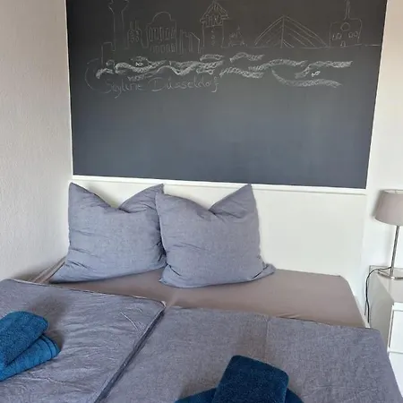 Апартаменты Well Located Flat With Balcony Дюссельдорф Экстерьер фото