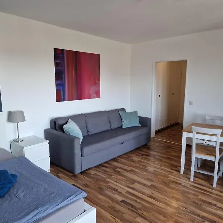 Апартаменты Well Located Flat With Balcony Дюссельдорф Экстерьер фото